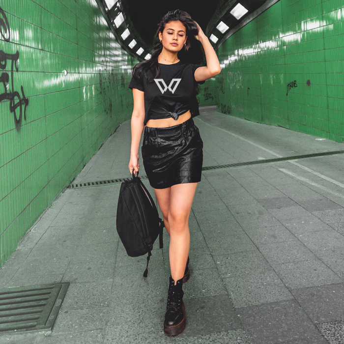 Camiseta Big W (Estampado Reflectante)