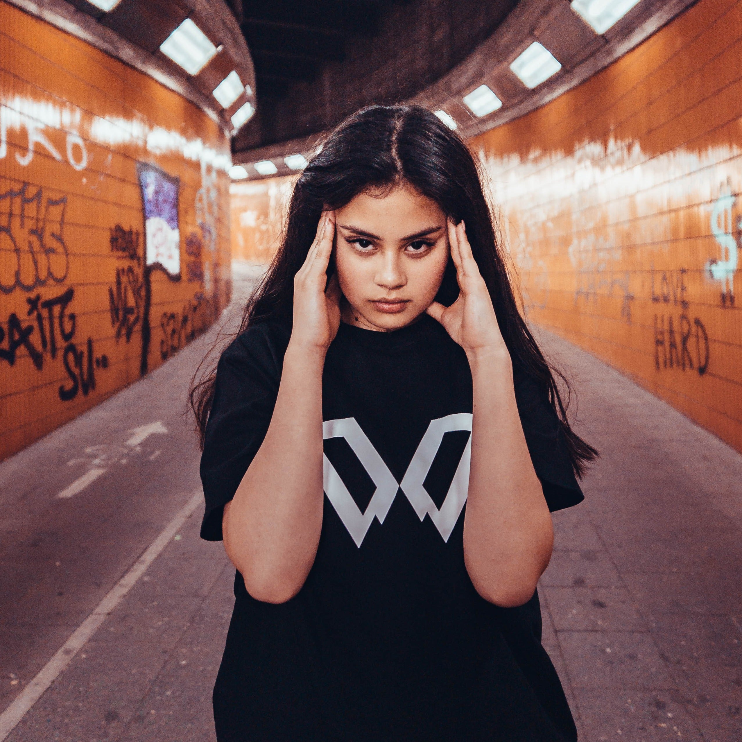 Camiseta Big W (Estampado Reflectante)